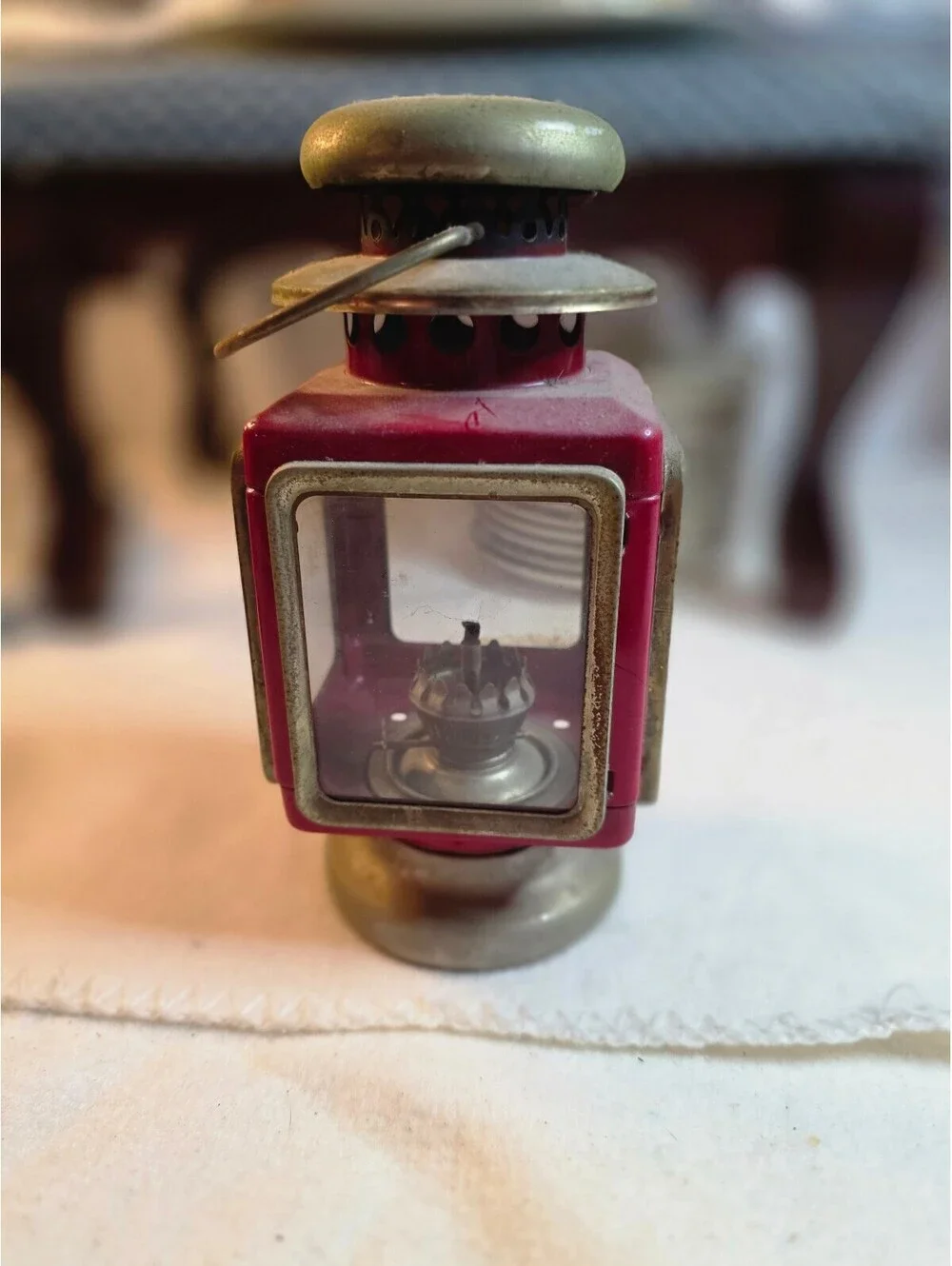 Vintage 1960s Red Gold Carriage Kerosene Oil Lantern Hong Kong 8 Inch